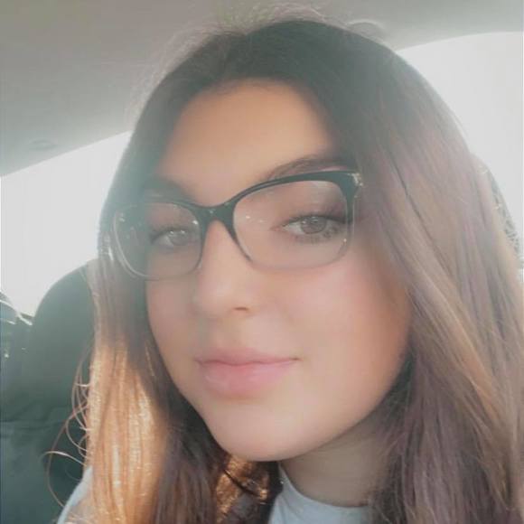 Meet your Posher, Kylie - Picture 1 of 1